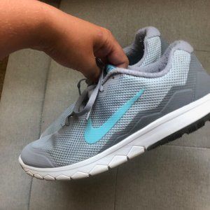 Nike Tennis Shoes